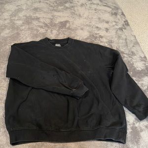 Men’s GAP crew neck